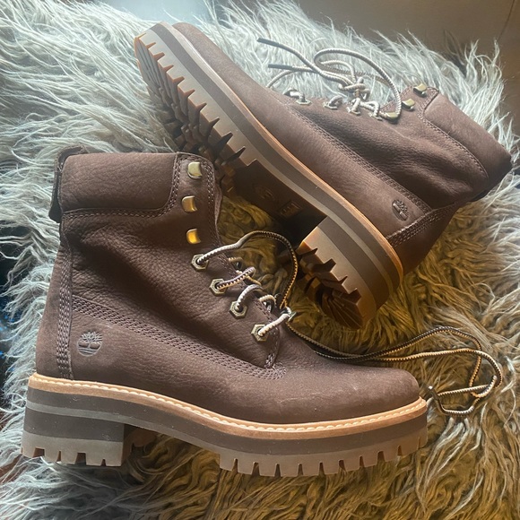 Timberland Women's Courmayeur Valley 6" Boot Fashion SZ 6.5 - Picture 6 of 7